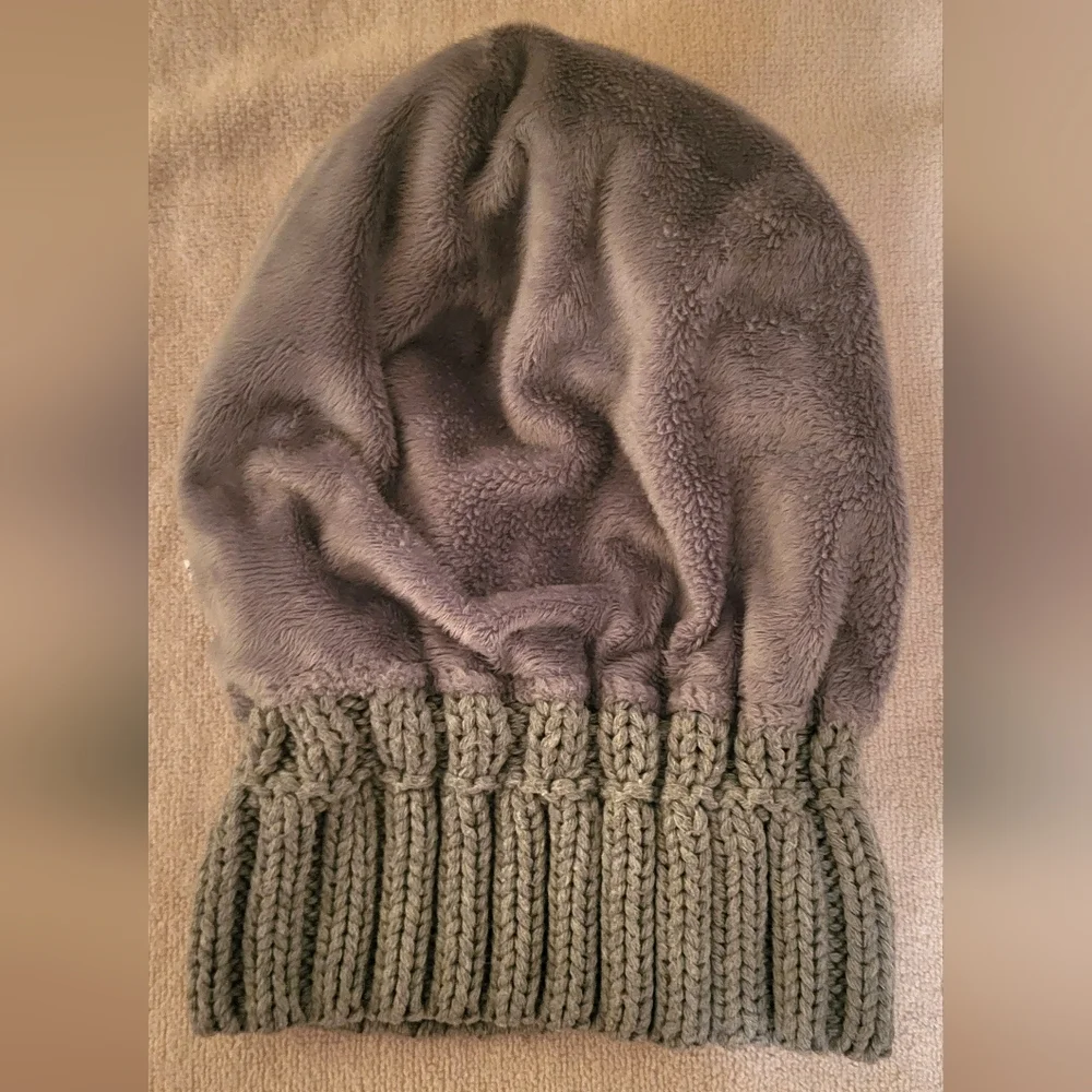 Time and Tru‎ Gray Knit Puffy Beanie W/Warm Fleece Inrlterior (One Size)